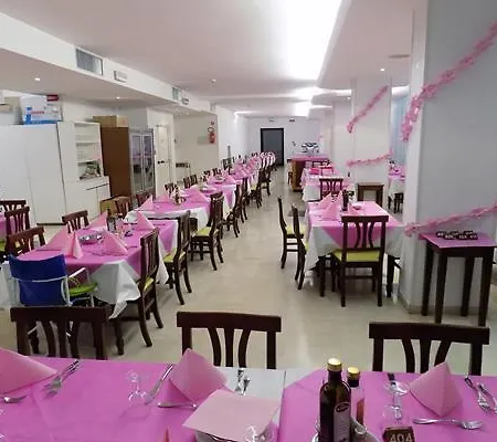 Armstrong 3* Римини